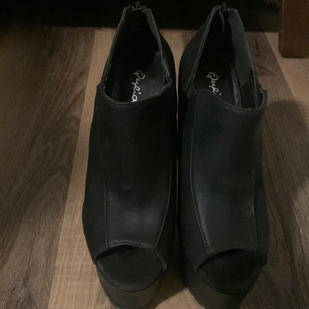Qupid wedge platform heels size 6